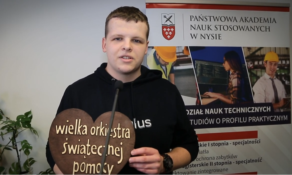 Serce dla WOŚP od studentów PANS w Nysie