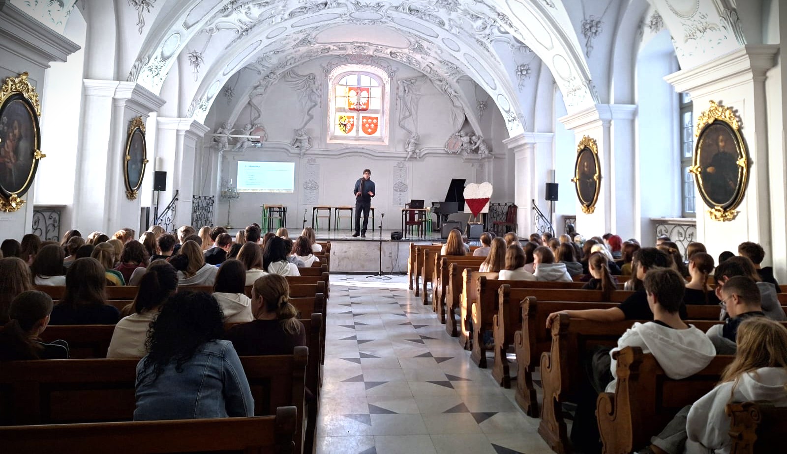 „How to Learn English Effectively” w I LO Carolinum