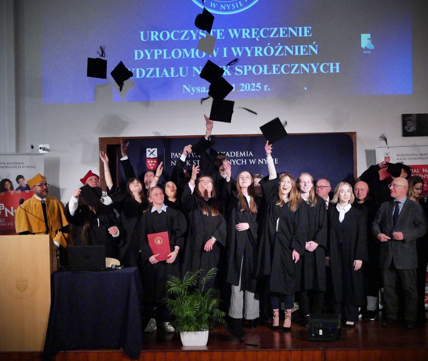 Święto Wydziału Nauk Społecznych i wręczenie dyplomów Absolwentom