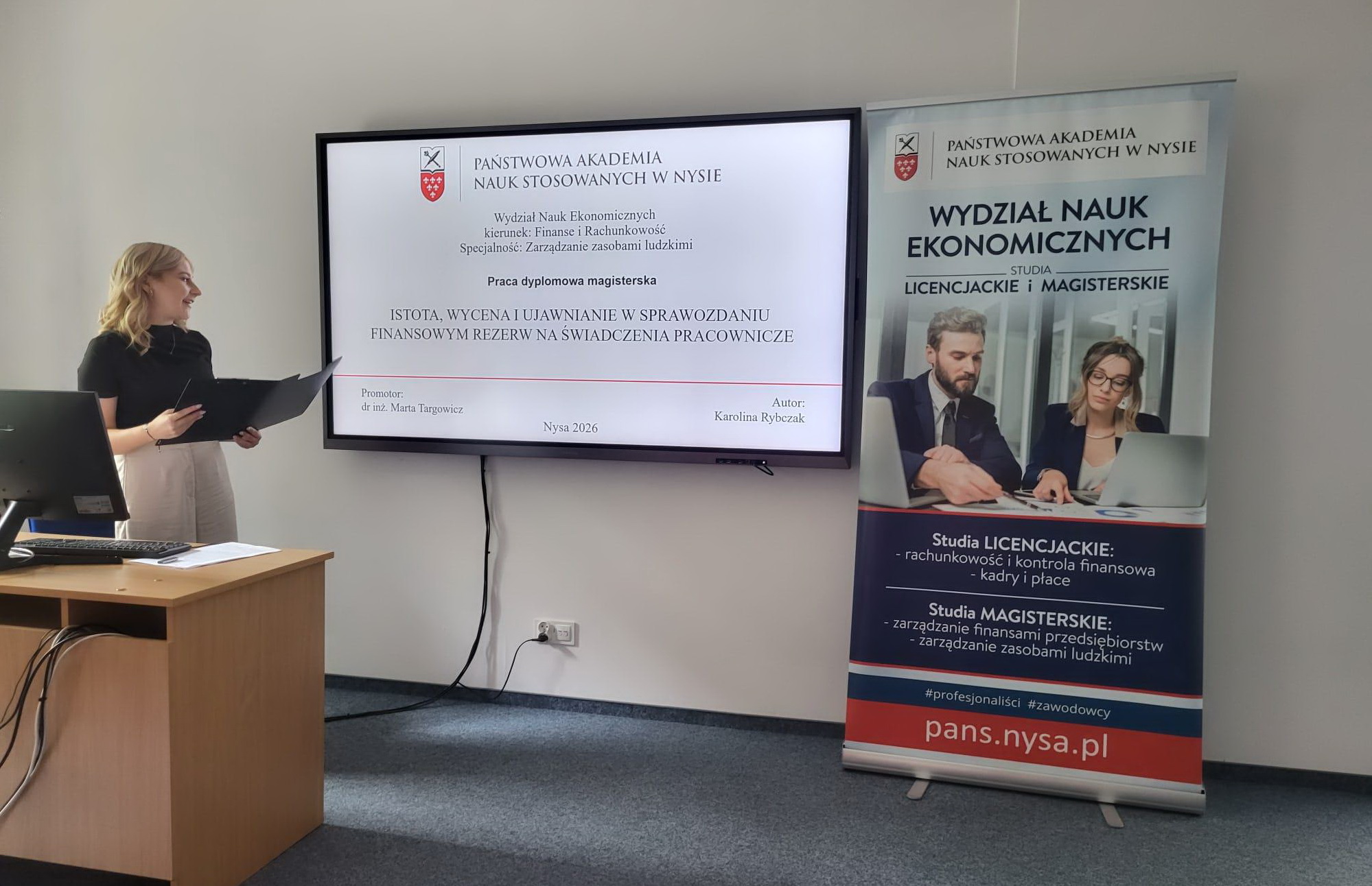Sukces kolejnych obron na Wydziale Nauk Ekonomicznych! Wyjątkowy moment w roku jubileuszowym