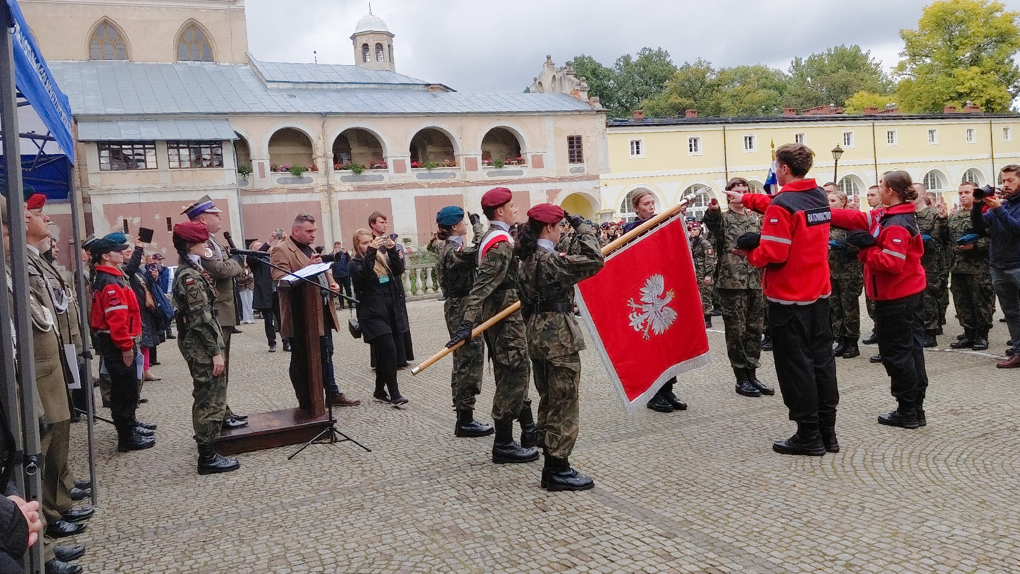 Uroczyste ślubowanie kadetów i ratowników w Henrykowie!